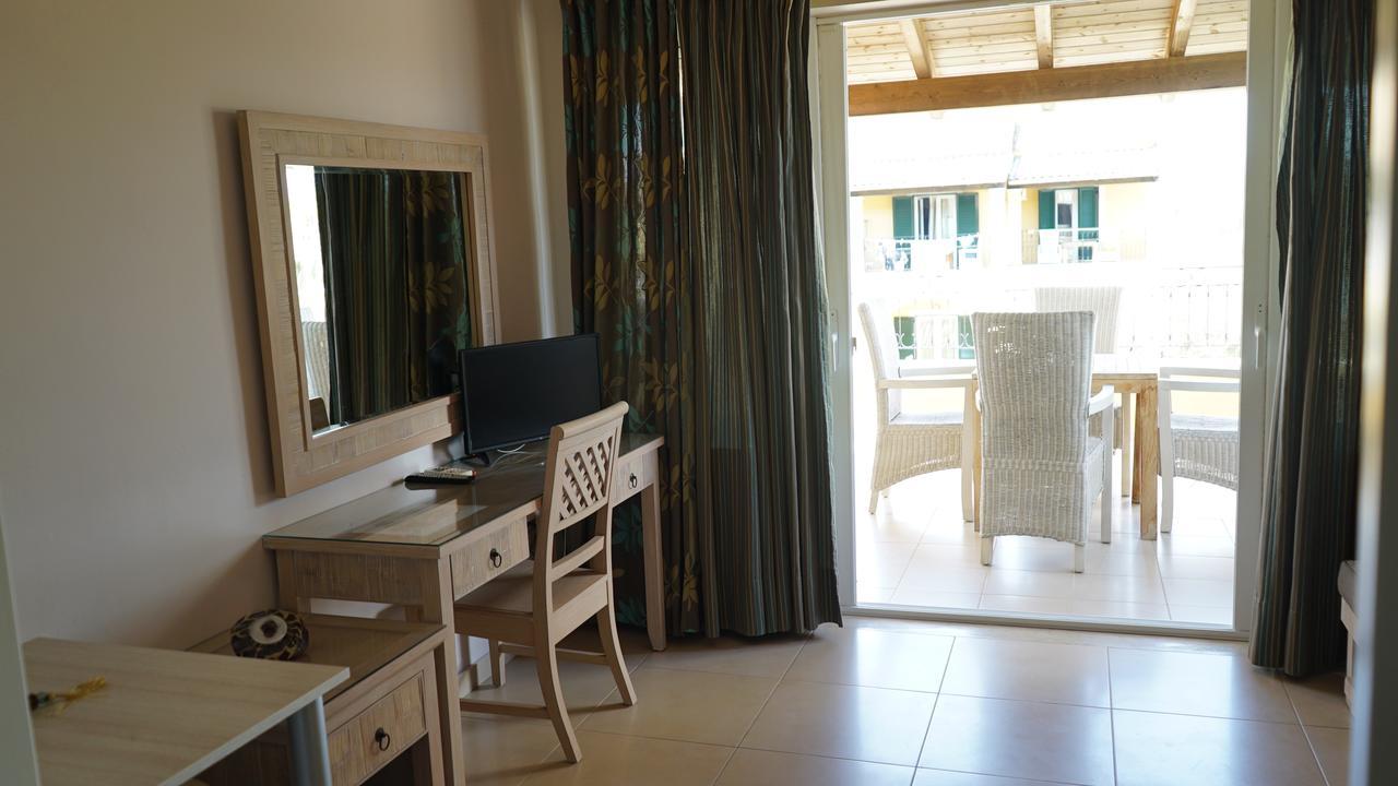 Spiti Nikos Aparthotel Danilia Exterior photo