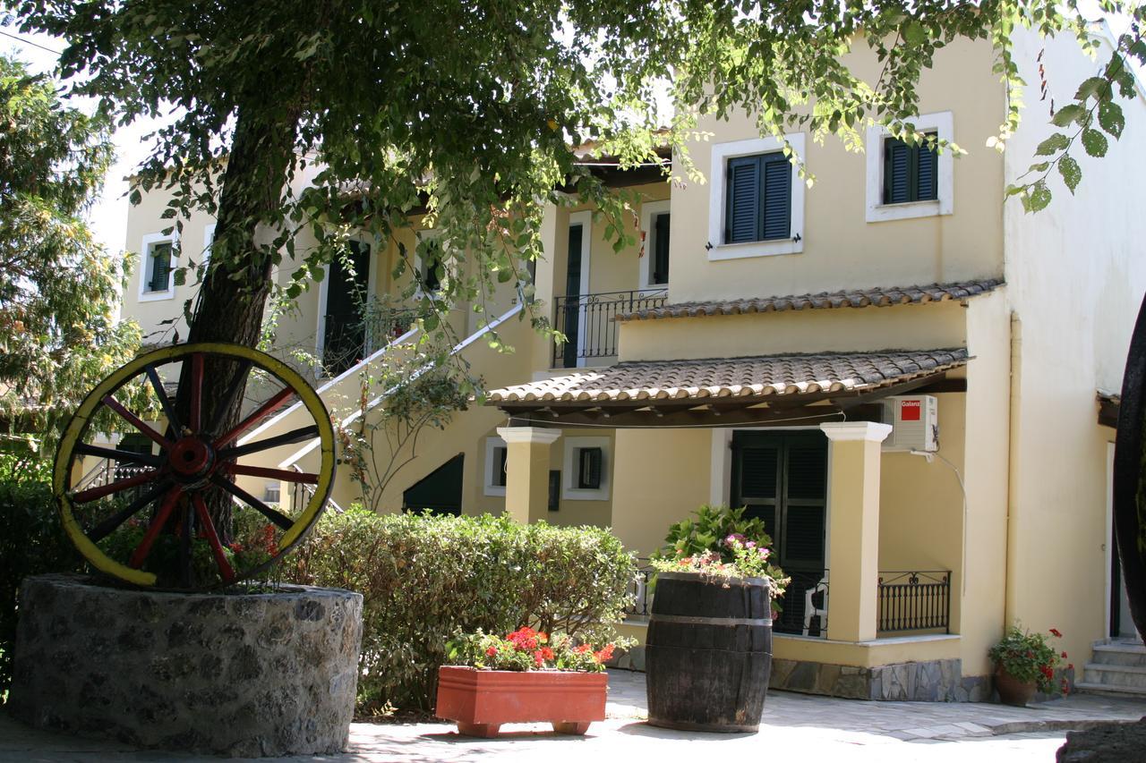 Spiti Nikos Aparthotel Danilia Exterior photo